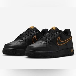 Nike Air Force One Low / New In Box/ Womans Sz 8/ 6.5Youth / Black/ Sundial